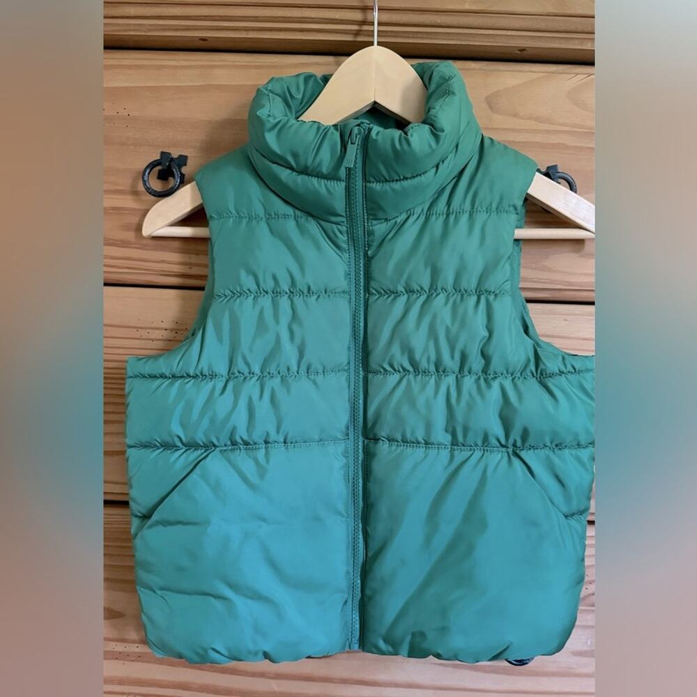 All in motion Girls Green Puffer Vest size M
